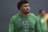 استیلرز اندکی پس از تهیه پیش نویس ، مادر درریک هارمون را انتخاب می کند