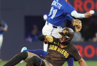Padres در ۱۱ بازی با نتیجه ۷-۶ به Blue Jays سقوط می کند تا از دست دادن خط به ۶ بازی بپردازد Padres در ۱۱ بازی با نتیجه ۷-۶ به Blue Jays سقوط می کند تا از دست دادن خط به ۶ بازی بپردازد
