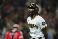 Tatis به Homer Walk-Off Homer برخورد می کند تا به Padres 6-4 بر روی فرشتگان برسد