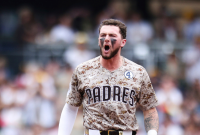 Padres نمره ۴ در هفتم به تجمع دزدان دریایی گذشته ۶-۴ Padres نمره ۴ در هفتم به تجمع دزدان دریایی گذشته ۶-۴