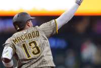 هومر مانی ماچادو به عنوان Padres Edge Brewers 1-0 تفاوت ایجاد می کند هومر مانی ماچادو به عنوان Padres Edge Brewers 1-0 تفاوت ایجاد می کند