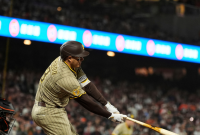 ماچادو و پادرس تجمع کردند تا دوباره در ۱۰ قدمت غولها را شکست دهند ، ۳-۲ ماچادو و پادرس تجمع کردند تا دوباره در ۱۰ قدمت غولها را شکست دهند ، ۳-۲